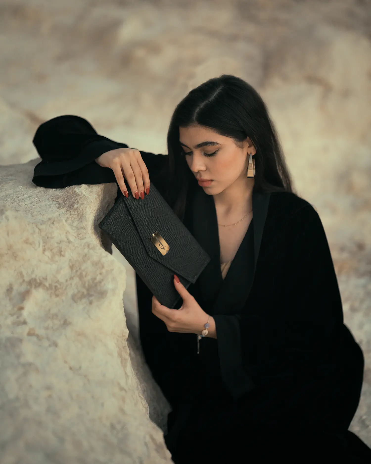 Maroon Trove Handbags Oman Model Black